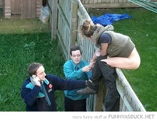 funny-woman-shit-crap-garden-yard-fence-men-pics.webp