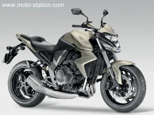 Honda_CB1000R_2010_stpz.webp